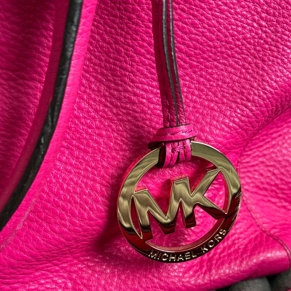 Michael Kors Fuchsia Tote and Wallet Set - Picture 6 of 14